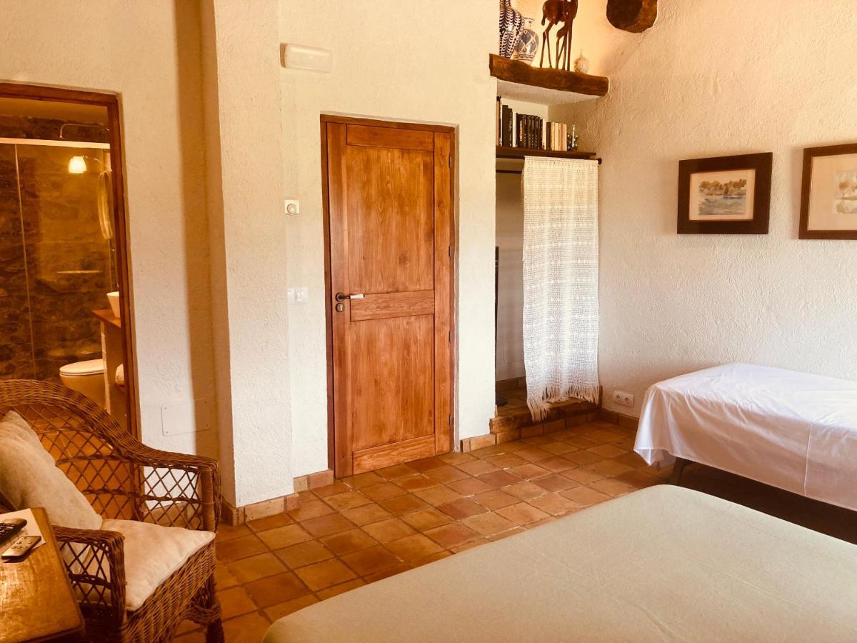Homestay Mas Teixidor, Masia Entre Girona Y La Costa Brava *